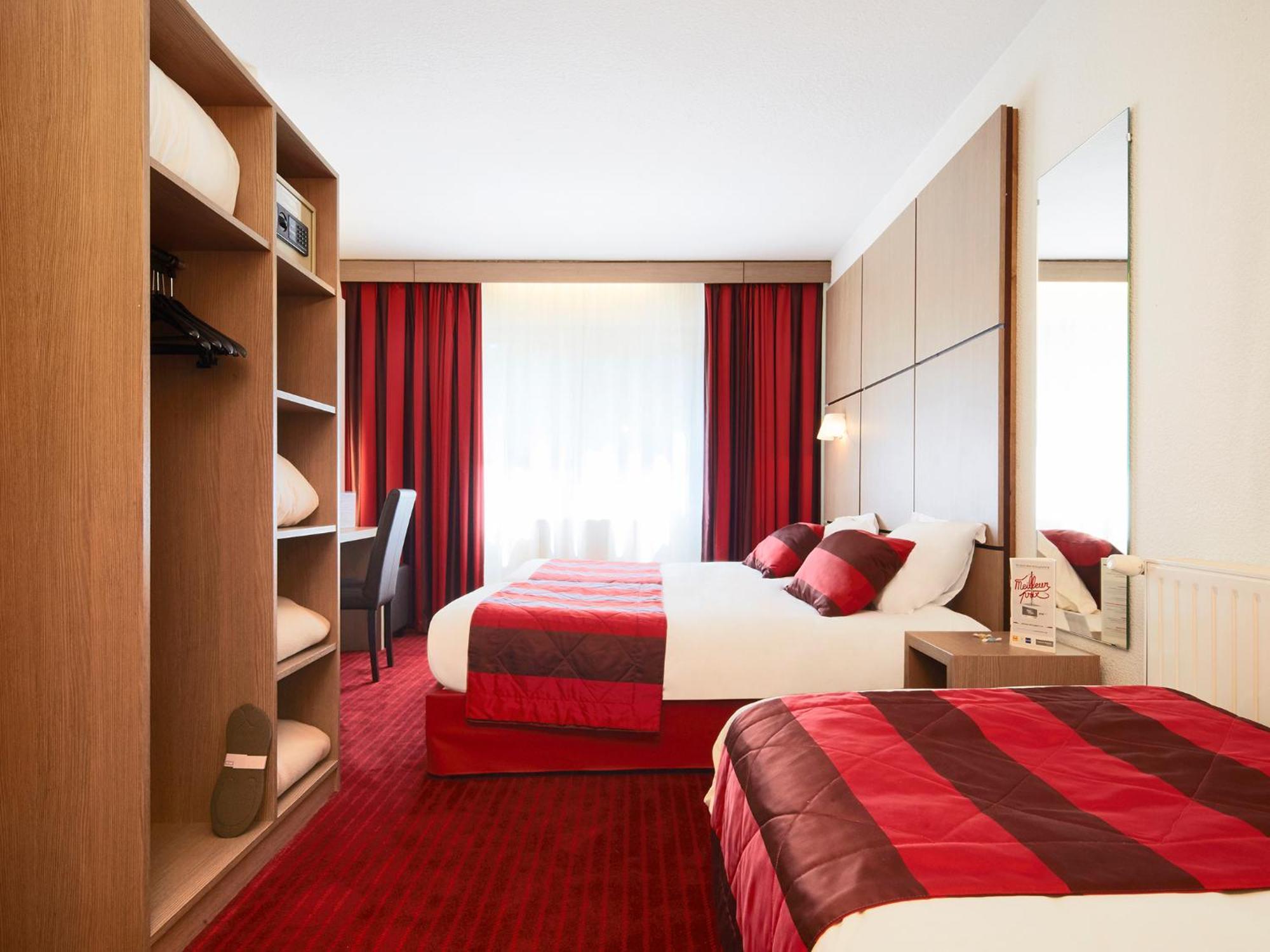 1 Double Bed  1 Single Bed