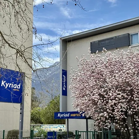 Kyriad Grenoble Centre-2